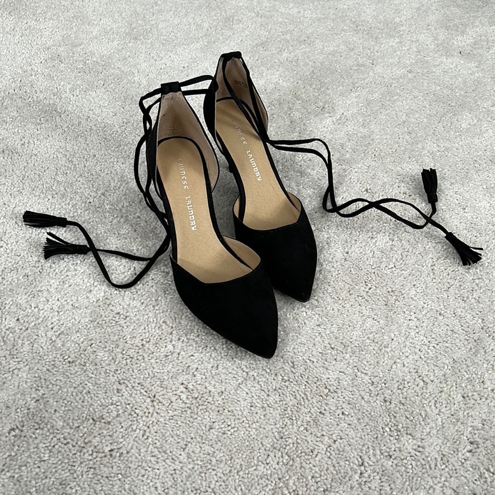 Strappy pumps